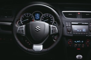 suziki-auto-čistění interiéru